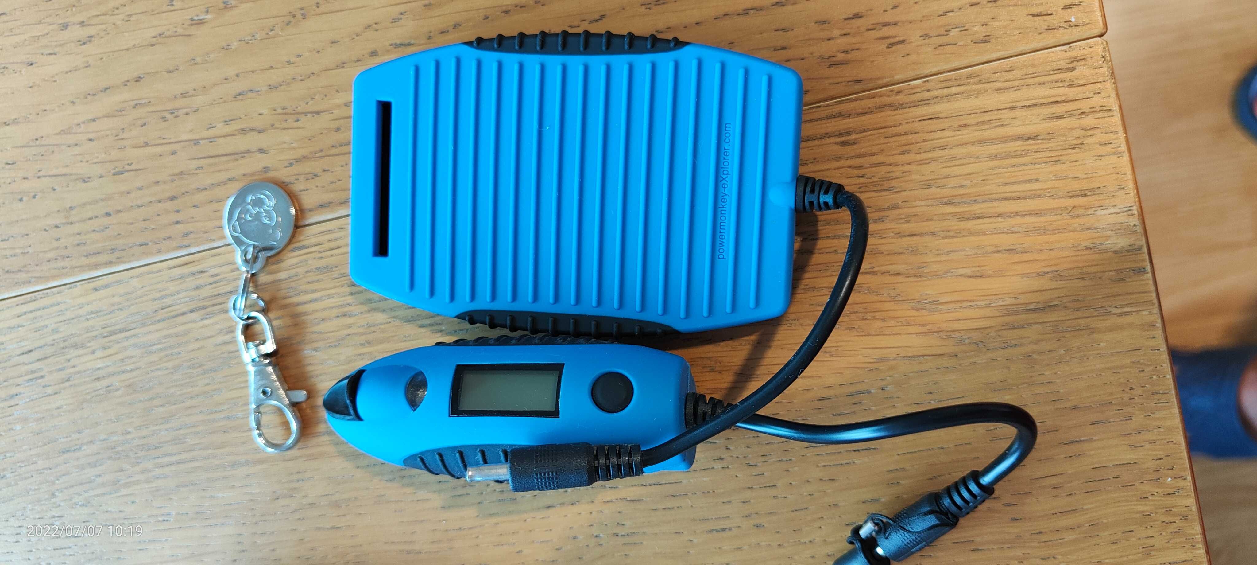 Incarcator solar pentru multiple dispozitive, mouse wireless cadou