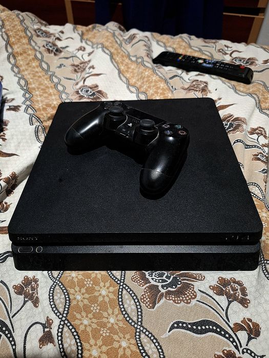 PS4 Slim 1Tb cu jocuri