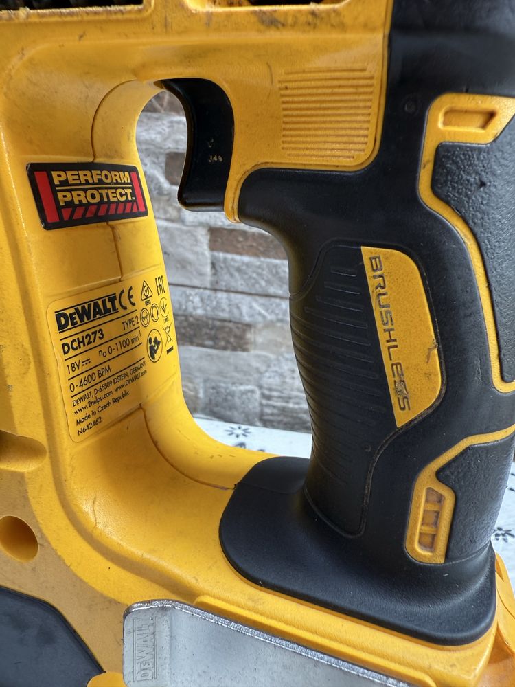 Акумулаторен перфоратор DeWALT