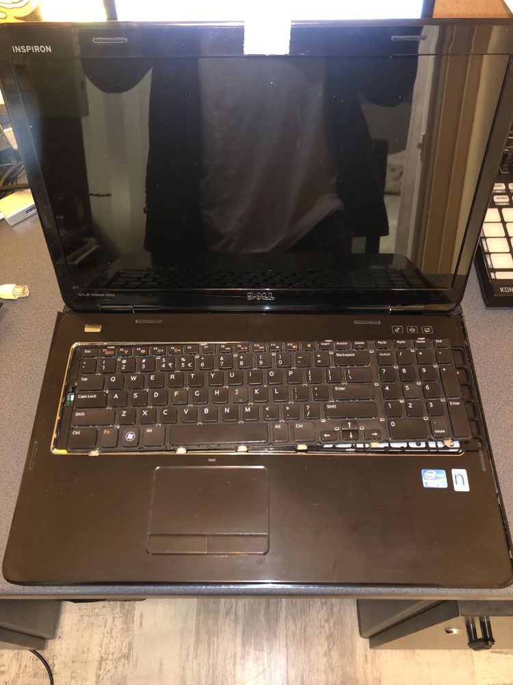 dezmembrez Laptop DELL N7110 17’