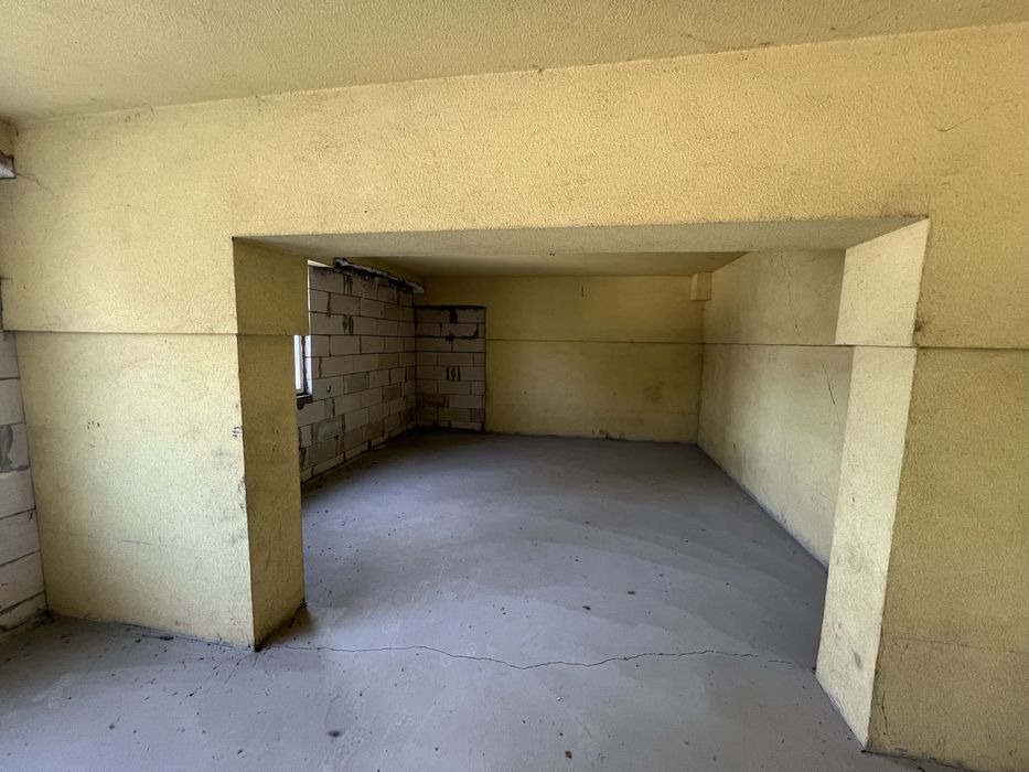 Vand / schimb spatii birouri ( comerciale )