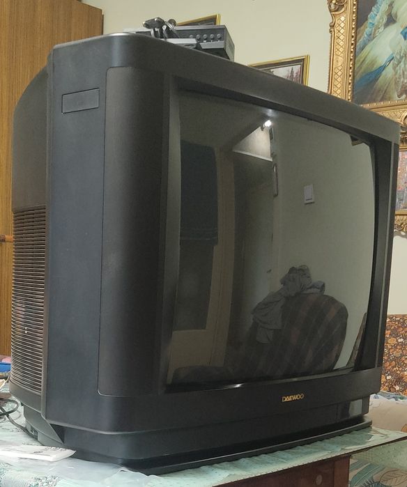 Срочно продам телевизор+тюнер