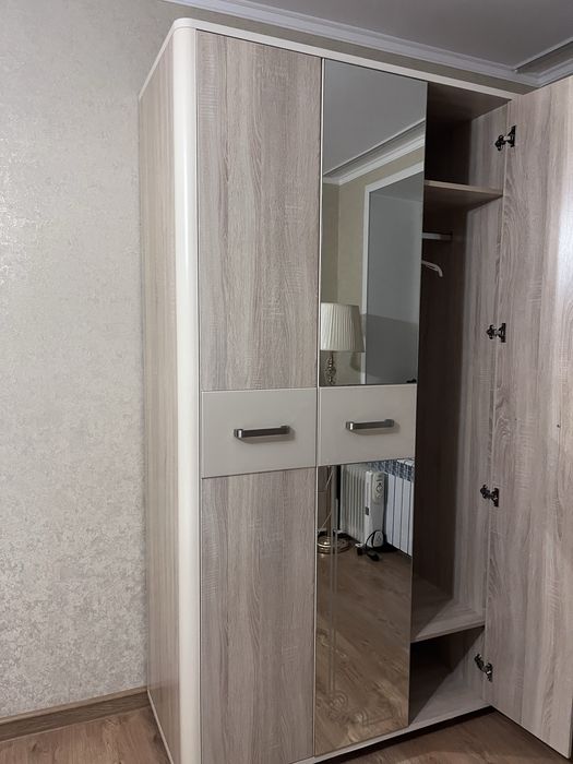 4х дверный шкаф в хорошем состоянии.