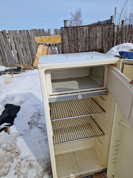 Продам холодильник