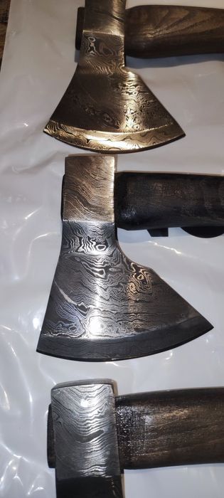 Топор из дамасской стали.