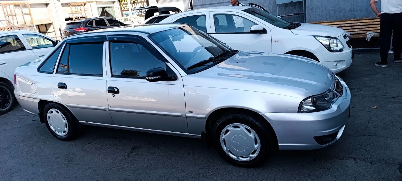 Nexia 2 сотилади 5 700$