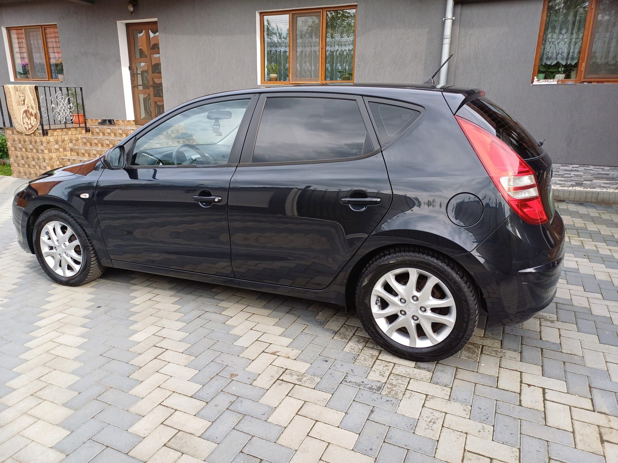 Hyundai i30 1.4 benzina* Model Deluxe*piele+textil