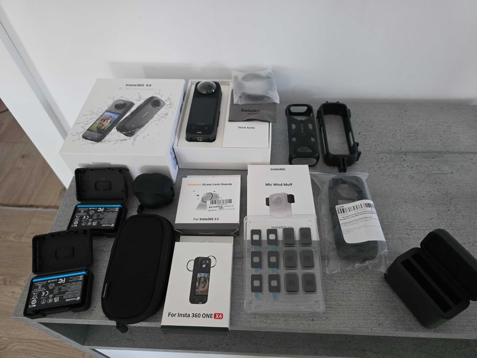 INsta360 X4 impecabil, garantie, accesorii extra