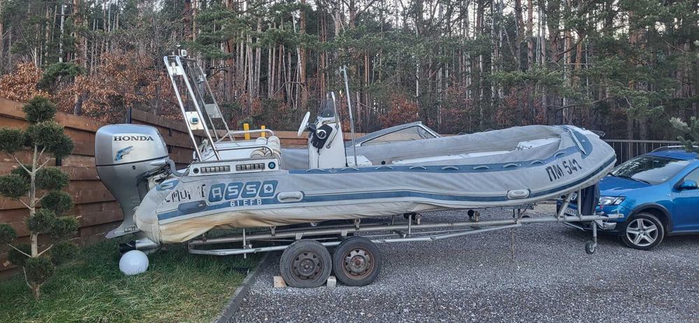 7 местна лодка 150hp Tiburon Inside