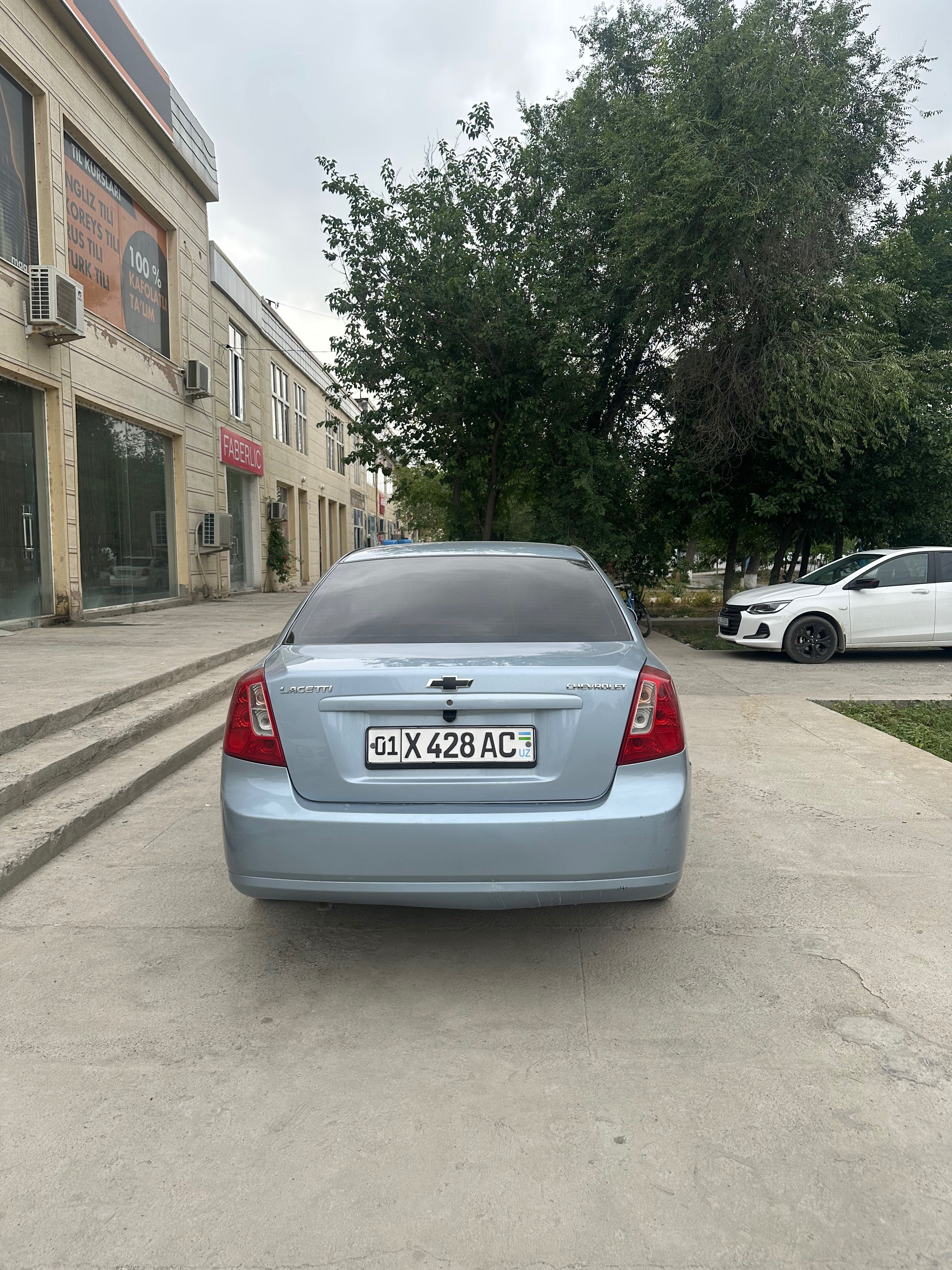 Jentra sotiladi arzon