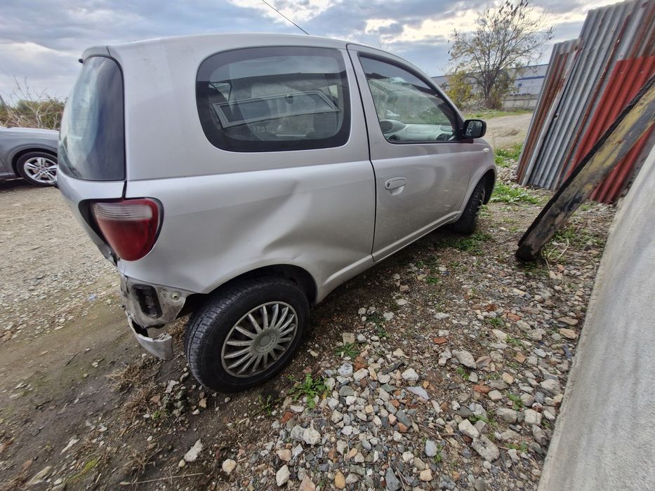 Тойота ярис 1.0 VVT на части