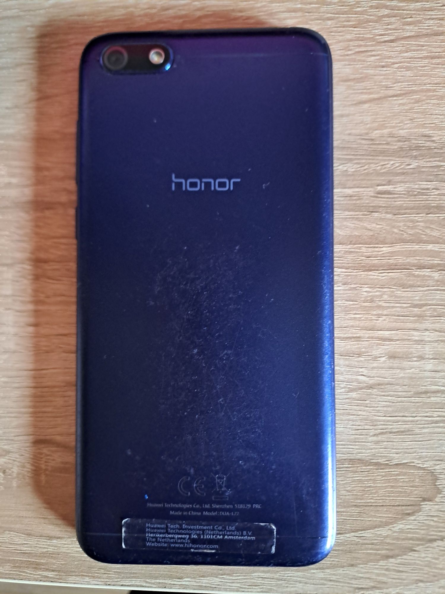 Телефон honor 7s