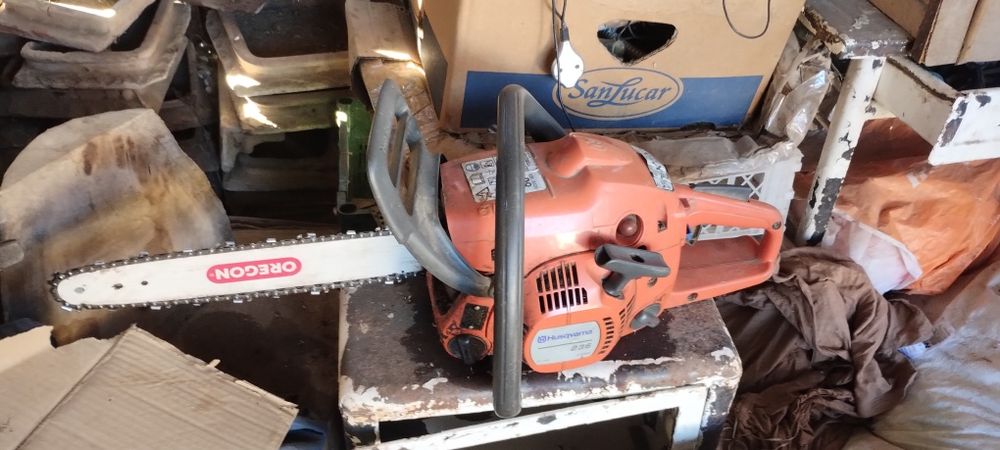 Vând drujba Husqvarna 236 xtorq