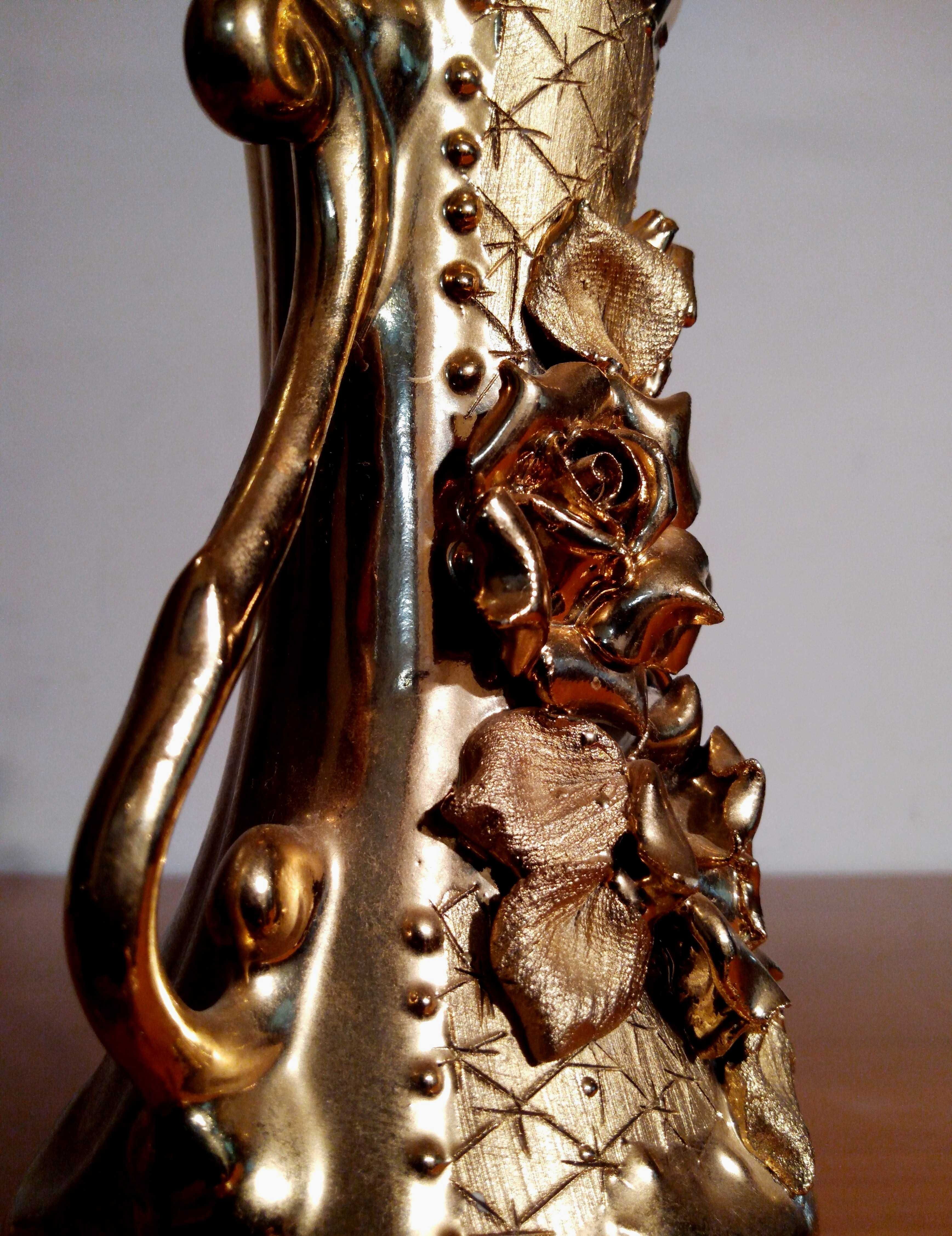 Vaza indiana veche din portelan decorat cu aur de 24K