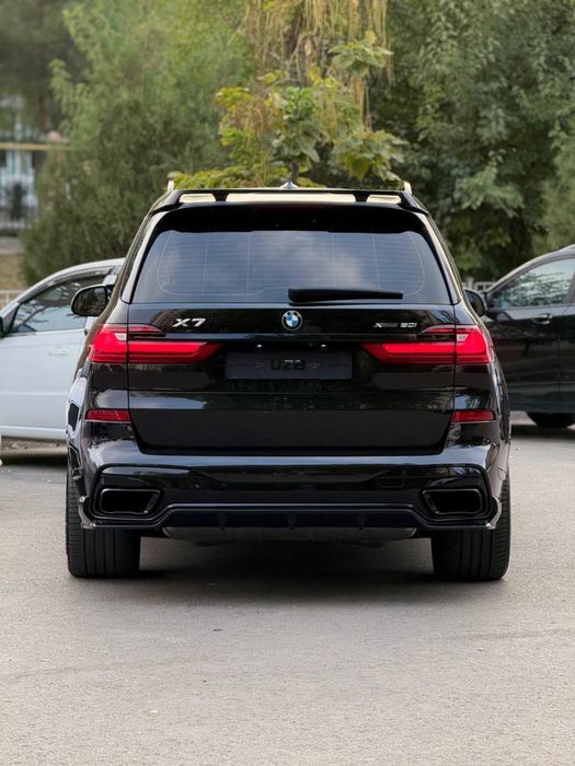 Bugun sotuvimizda BMW X7 M50