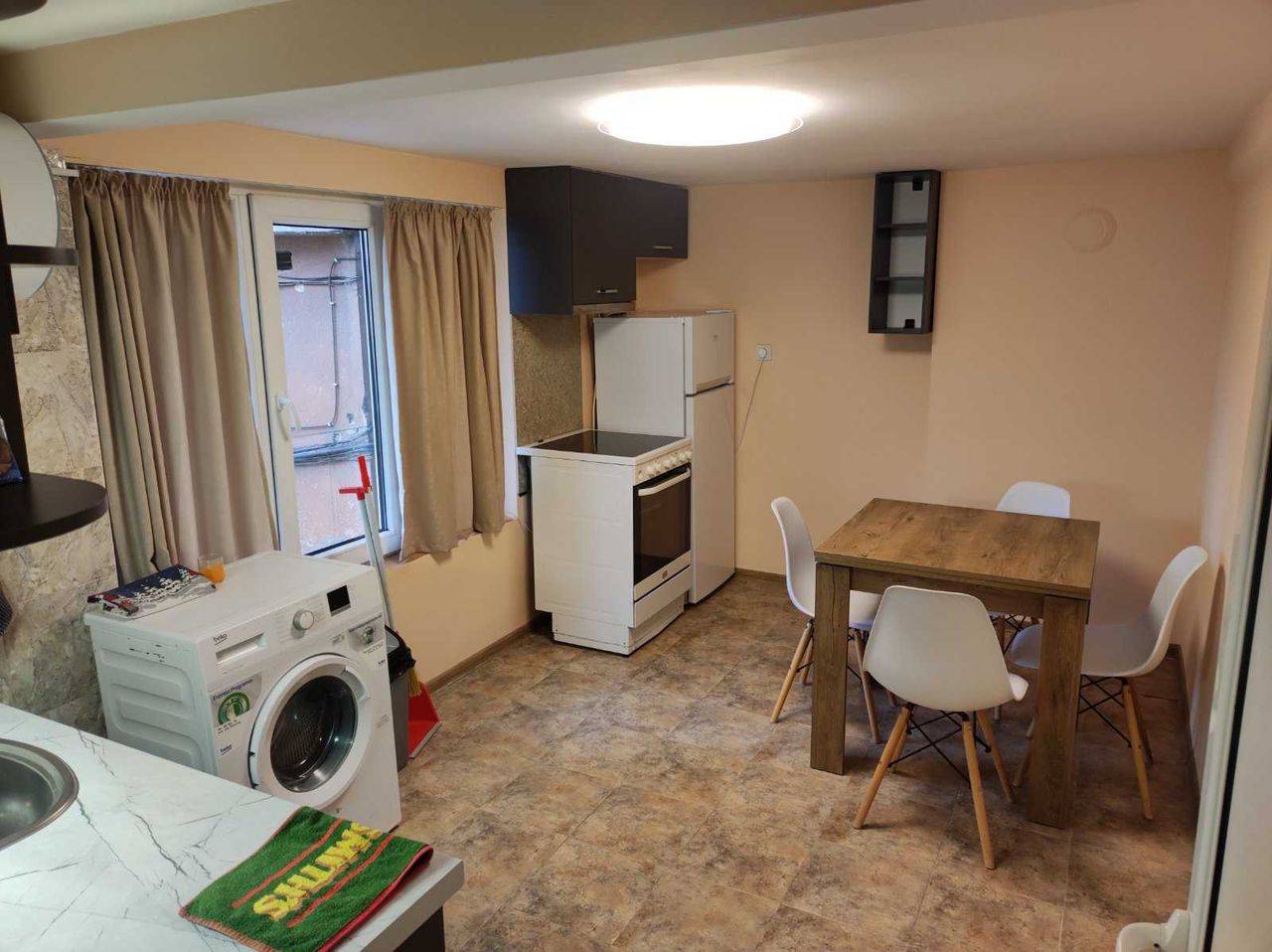 Дава се под наем Двустаен апартамент в Казанлък - 70 кв.м за 331.5 € - Снимка #6