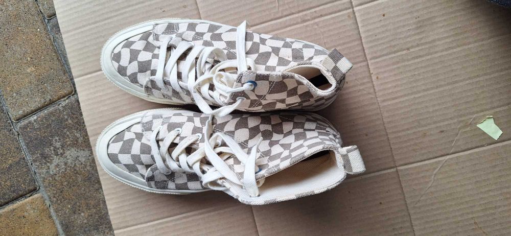 incaltaminte sport fete 39-40 second hand Vans Merrell Pull&Bear