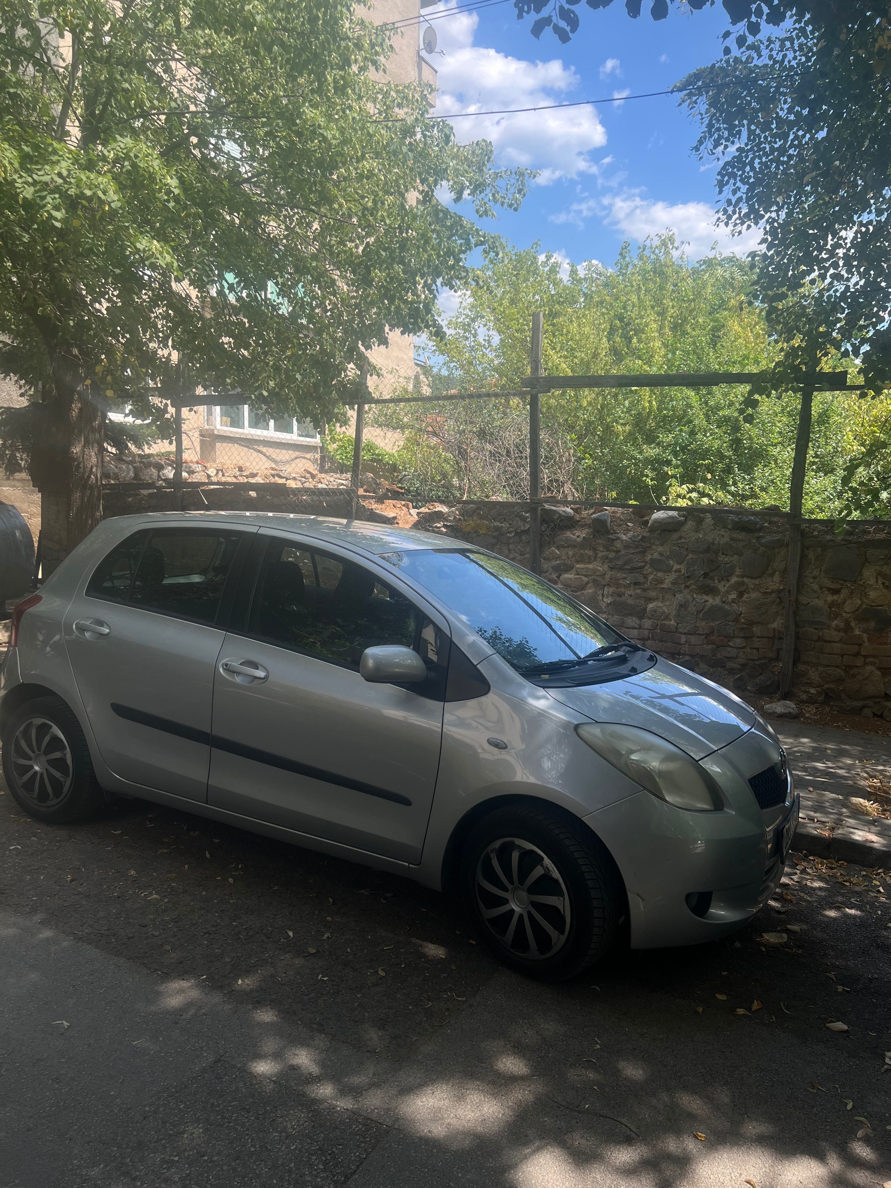 Toyota Yaris 2003 автоматик 1.3 vvti