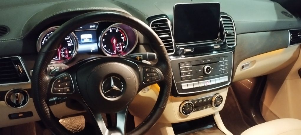 Mercedes GLS 400