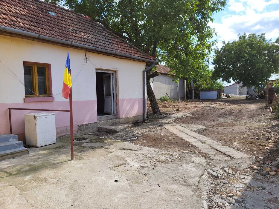 Casă de vânzare   4 camere