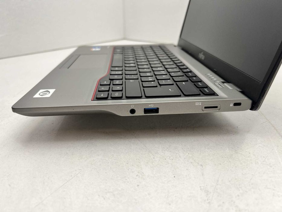 Реновиран лаптоп Fujitsu LIFEBOOK U7411 i5-1135G7 16GB 260GB