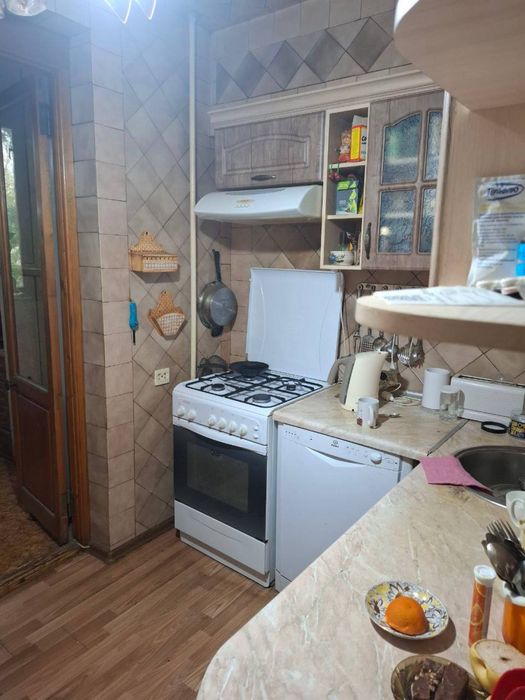 Центр Ц5 4 комнатная 3 этаж, 85м2. Кирпич. Ремонт средний