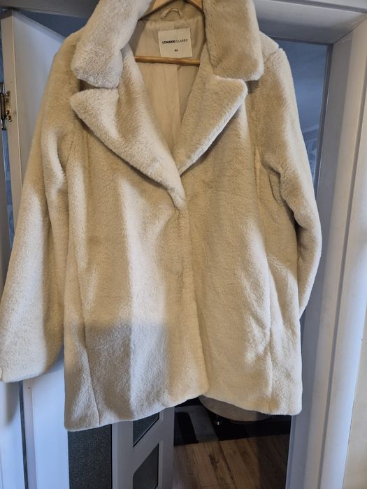 Палто кремово пухино