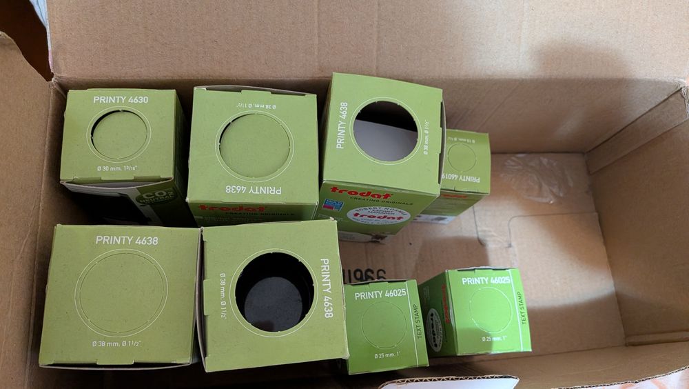 Ștampile de diverse dimensiuni