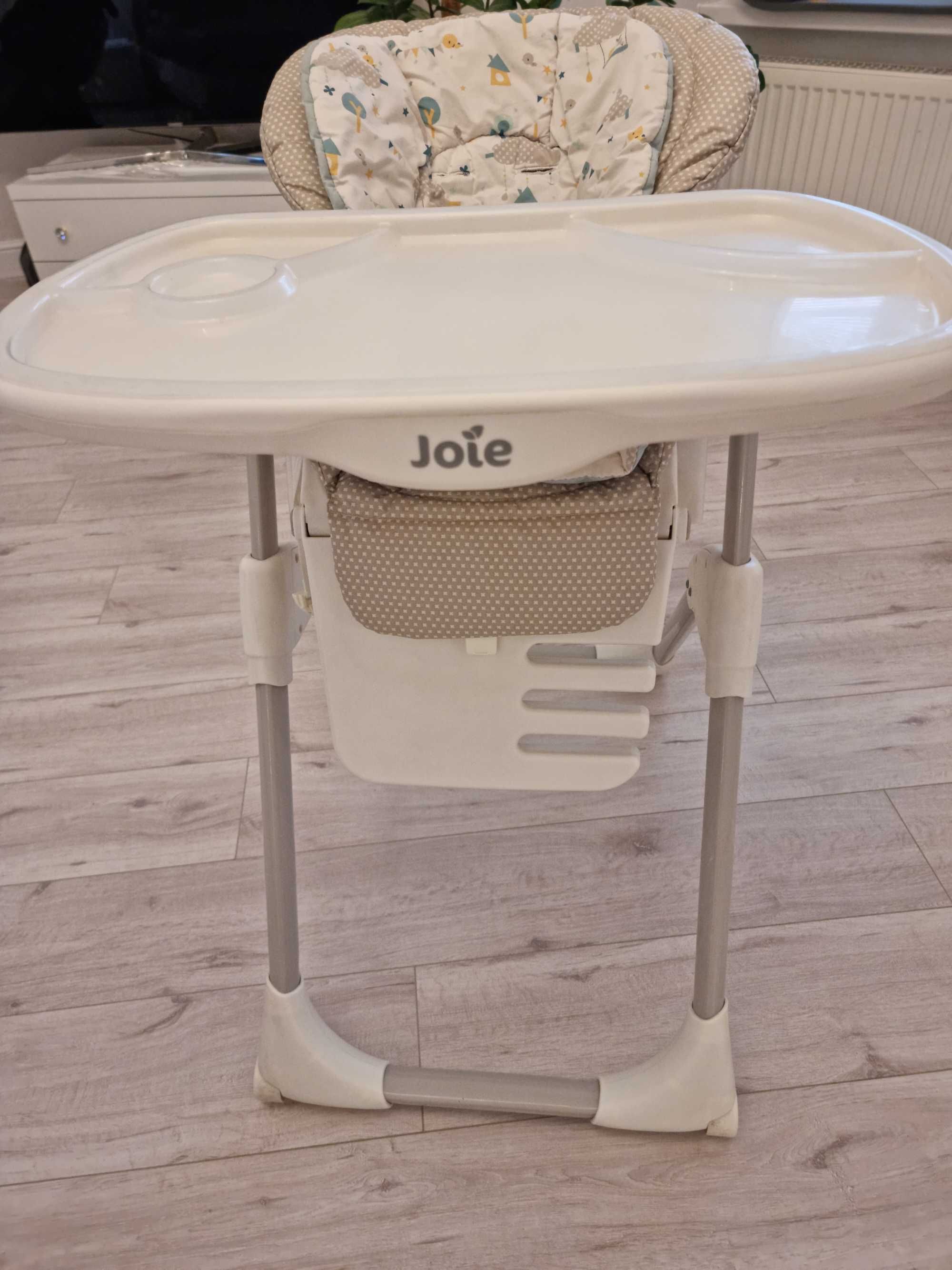 Продам детский стульчик Joie в отличном качестве.