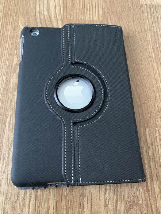 Doua Tablete Apple Mini iPad model A1455-A1432 pentru piese .