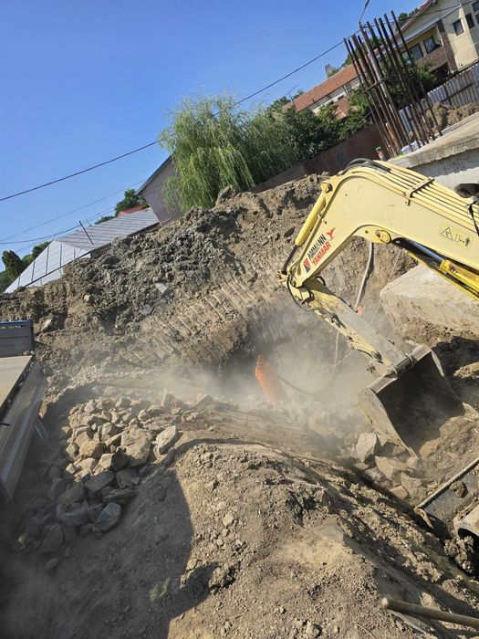 Închirieri utilaje de construcții cu operator