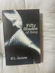 Fifty shades of grey, книга 50 нюанса сиво
