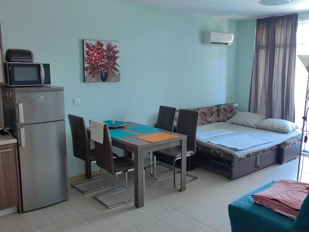 Дава се под наем Двустаен апартамент в Созопол - 61 кв.м за 102 € - Снимка #2