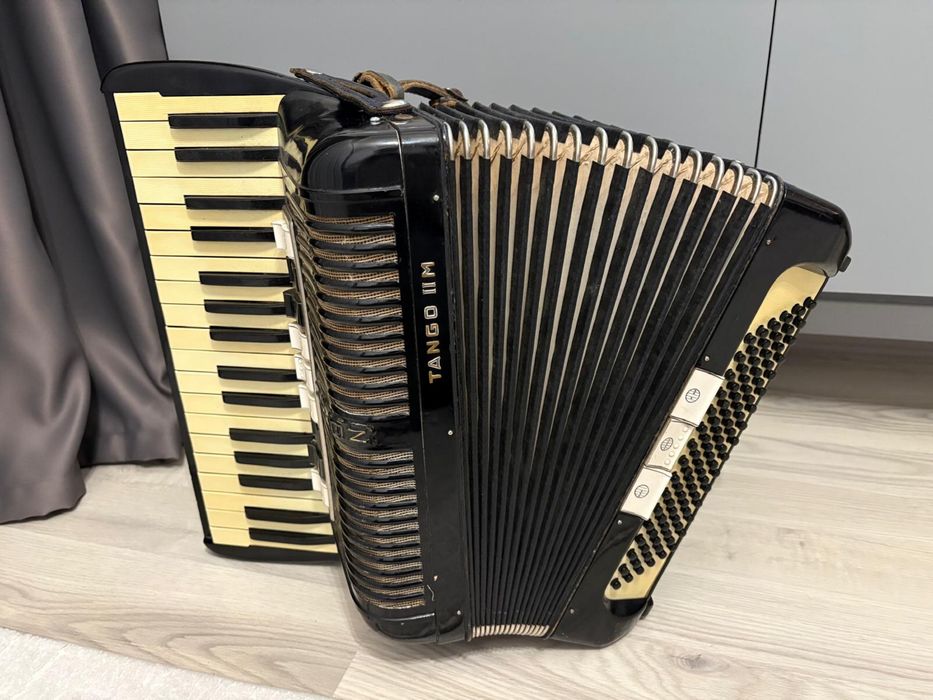 Acordeon acordeoane Hohner Tango2M cu 96 de basi