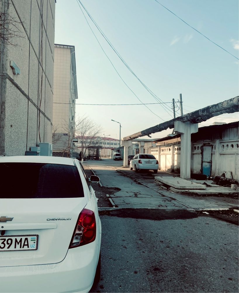 жента олиб минишга тайор боган мошина