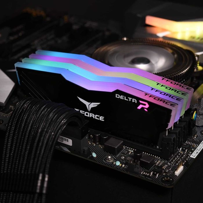 Рам памет TEAMGROUP T-Force Delta RGB DDR4 16GB (2x8GB) 3200MHz