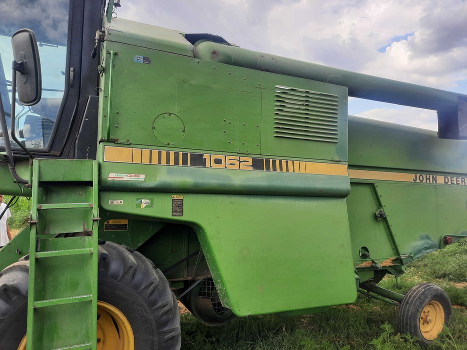 Combina john deere 1052