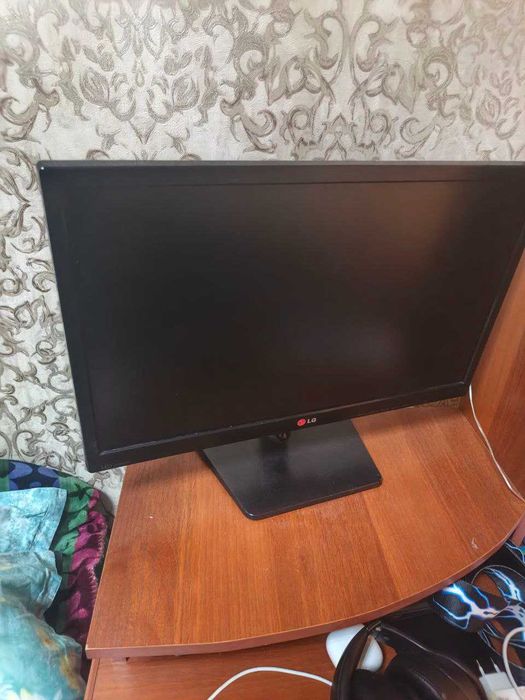 Продаю Монитор LG 22"