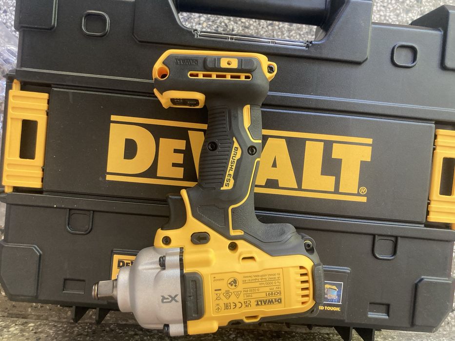 Гайковерт Dewalt DCF891/892