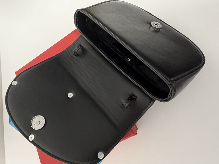 Geantă Diesel din piele neagră – nouă în cutie