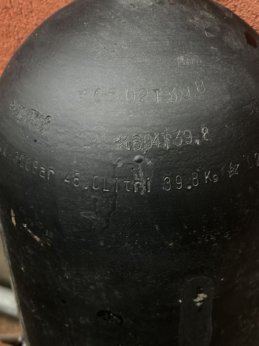 Метанови бутилки 2бр.и целия газов инж.