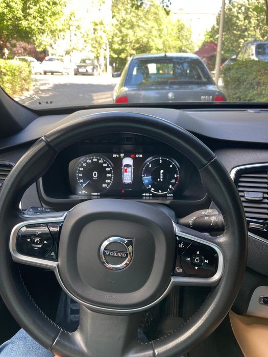 Vând Volvo XC90 D5 – 4x4, 235 CP, anul 2019