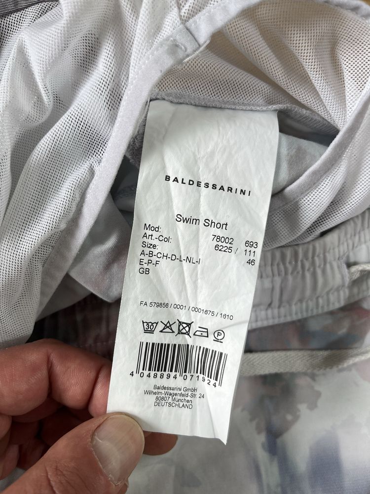 Baldessarini,Gant плажи шорти размер S-M