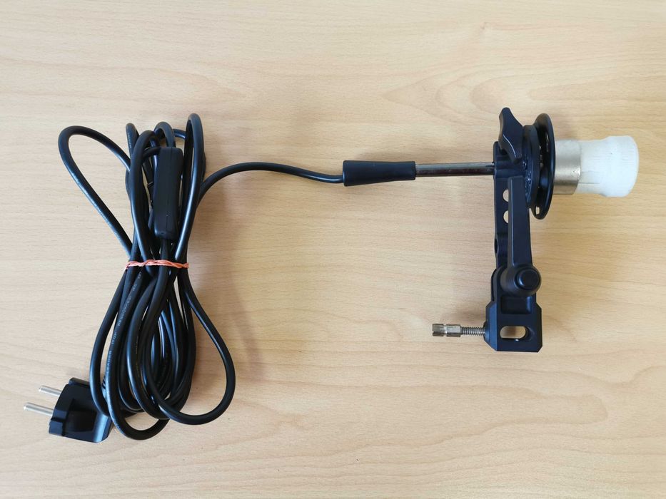 Стойка за чадър / софтбокс с вграден цокъл за крушка