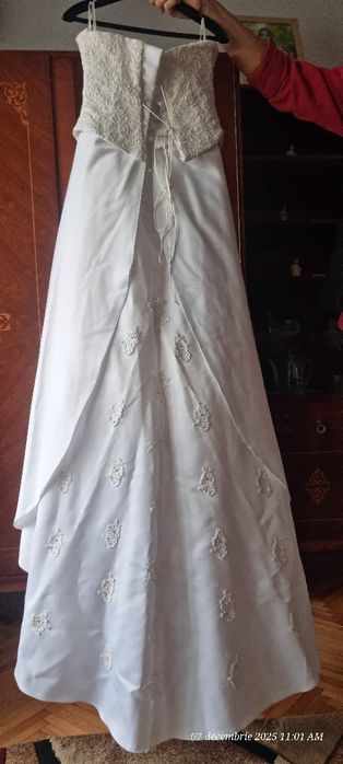 Vand rochie de mireasa