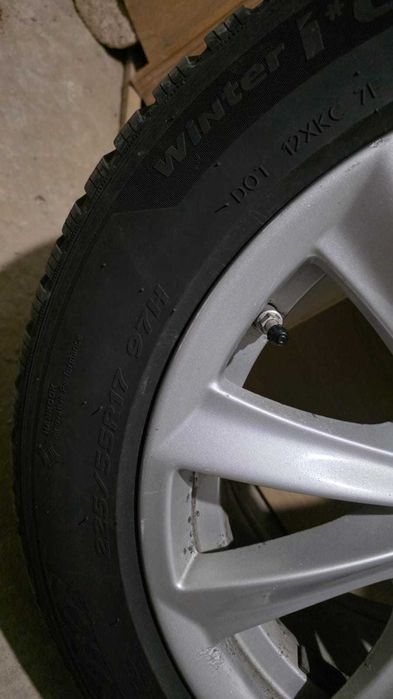 Vând set jante aliaj BMW si anvelope iarnă Hankook 17”