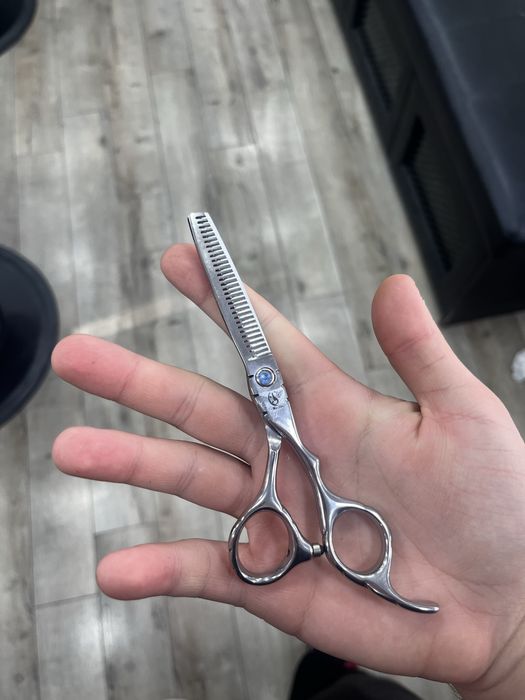 Vand foarfeci tuns si filat