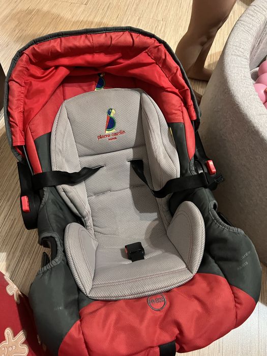 Продам Автолюльку Pierre Cardin