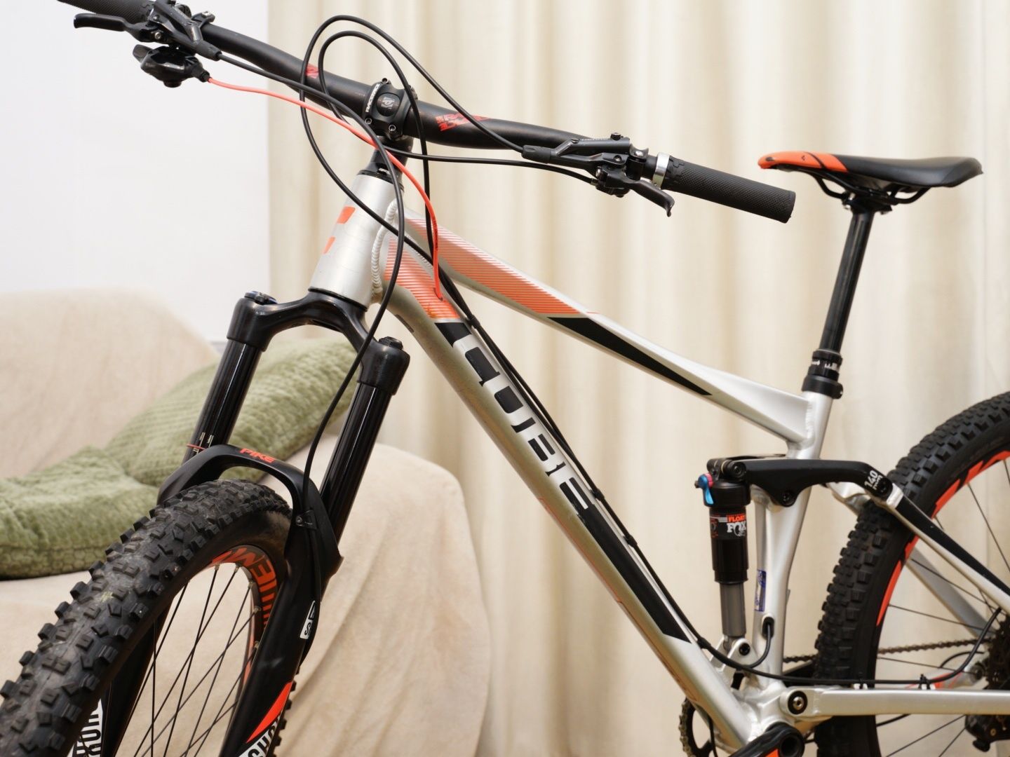Bicicleta full suspension Cube Stereo HPA