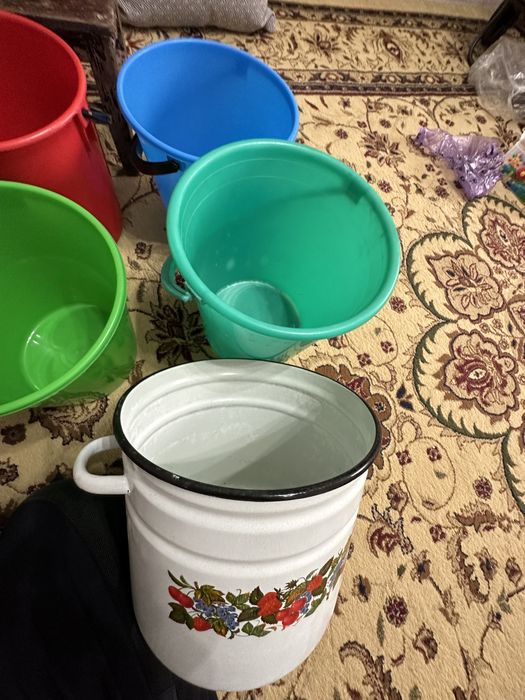 Ведра разных цветов, емкие красивые